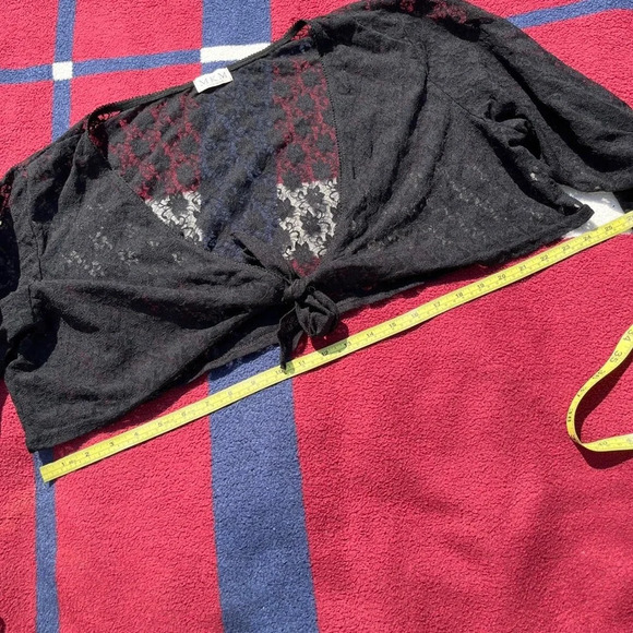 MKM Designs floral lace tie front goth witchy cardigan
Women’s 3X - Picture 3 of 5